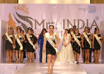 Hyderabad lady Sushma Thodety became Top 5 Finalist and also bagged subtitle Mrs.Well Spoken at Mrs.INDIA My Identity 2022