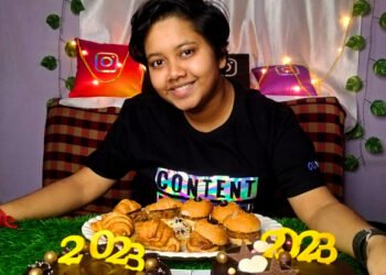 Dipshikha Biswas young digital marketer from Kolkata is already making six figure income at the age of 17