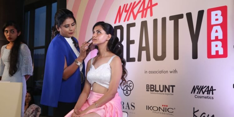 Nykaa Brings its Beauty Bar to Bengaluru! With popular make-up artist Nikhita Anand