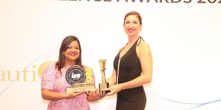 Renowned Cosmetologist of Surat Dr Surbhi Patki bags International award for excellence in Cosmetology (5)