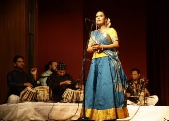 Renowned Kathak Dancer Ritu Gupta Mesmerizes Delhi Audience with Exquisite Performance in the Lucknow Gharana Style (1)
