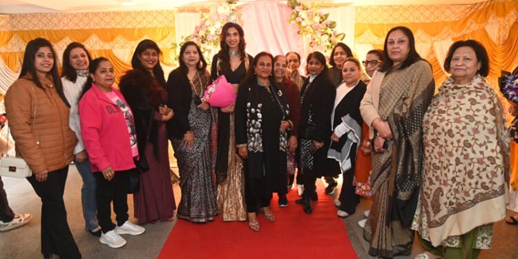 Dipali Mathur Dayal Receives a Warm Homecoming After Winning Mrs India 2025
